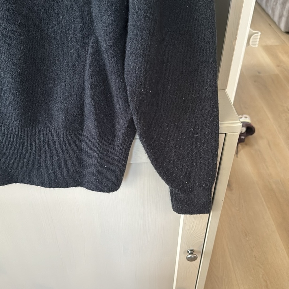 Madewell V neck black sweater. Size S - Picture 4 of 4